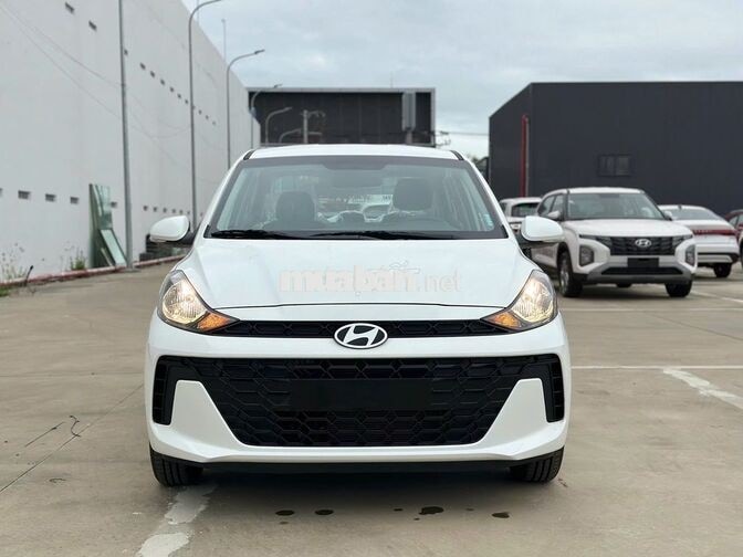 Hyundai i10 Sedan AT Tiêu Chuẩn 2025 Trắng
