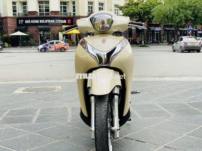 Honda SH Mode Kem Xe tay ga