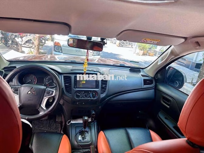 Mitsubishi Triton 4x2 AT Mivec 2023 Cam 15.000 km