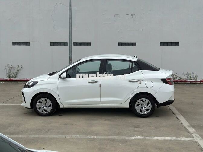 Hyundai i10 Sedan AT Tiêu Chuẩn 2025 Trắng