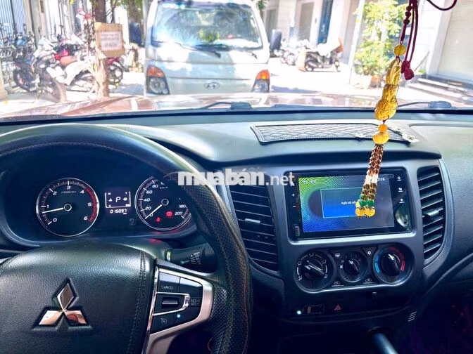 Mitsubishi Triton 4x2 AT Mivec 2023 Cam 15.000 km