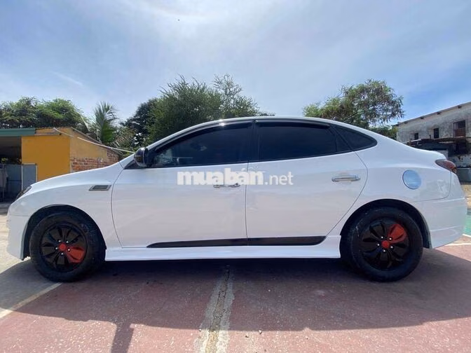 Hyundai Elantra Sports 1.6 Trắng 5 chỗ