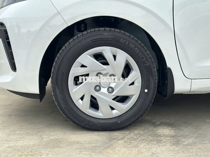 Hyundai i10 Sedan AT Tiêu Chuẩn 2025 Trắng