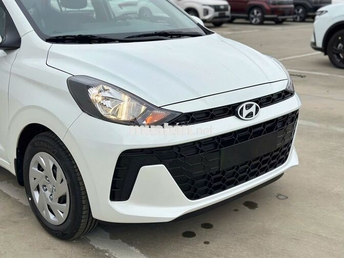 Hyundai i10 Sedan AT Tiêu Chuẩn 2025 Trắng