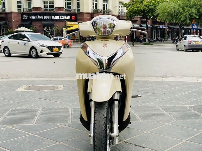 Honda SH Mode Kem Xe tay ga