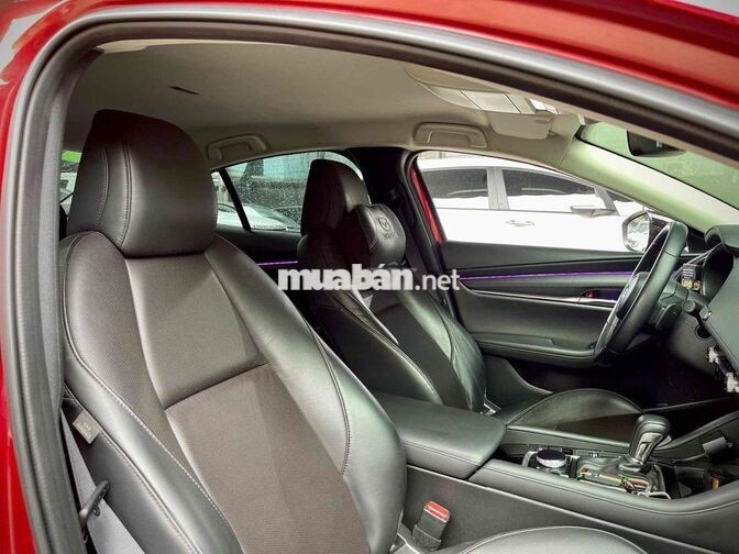 Mazda 3 Luxury 2021 Đỏ pha lê 26.000 km