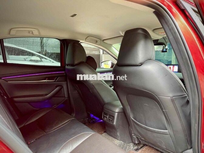 Mazda 3 Luxury 2021 Đỏ pha lê 26.000 km