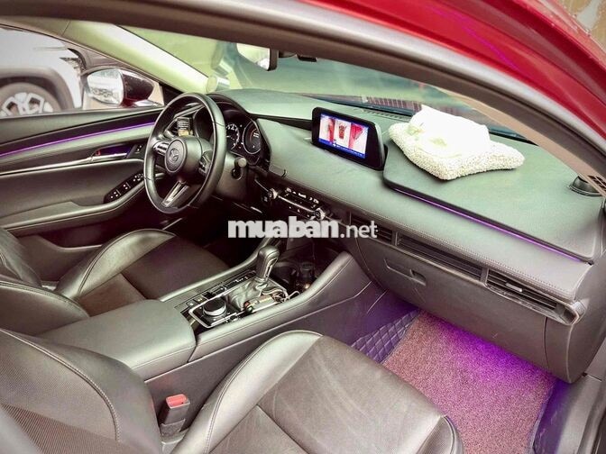 Mazda 3 Luxury 2021 Đỏ pha lê 26.000 km
