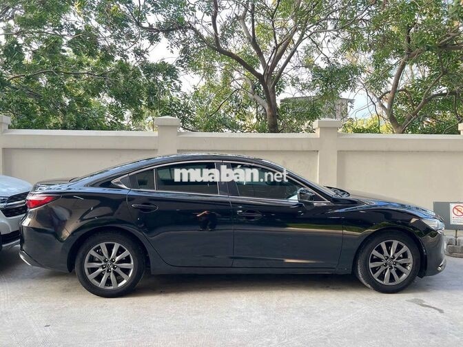Mazda Mazda 6 Premium 2.0 AT 2022 Đen