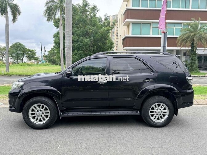 Toyota Fortuner 2.5G MT 2014 Số sàn Đen 1 Chủ