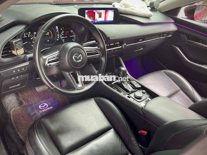 Mazda 3 Luxury 2021 Đỏ pha lê 26.000 km