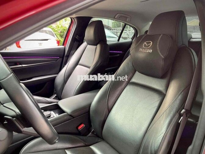 Mazda 3 Luxury 2021 Đỏ pha lê 26.000 km