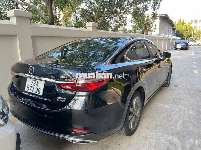 Mazda Mazda 6 Premium 2.0 AT 2022 Đen