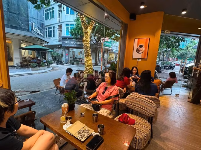 SANG NHƯỢNG CỬA HÀNG MỘC COFFEE – NGUYỄN THỊ ĐỊNH, CẦU GIẤY