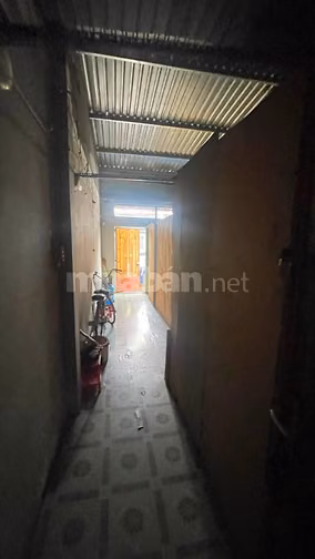 Nhà mặt tiền hẻm lớn tiện kinh doanh, dân cư đông