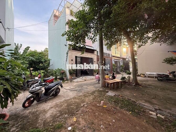 BÁN ĐẤT TRỐNG ĐƯỜNG SỐ 9 — SÁT VÁCH VẠN PHÚC CITY