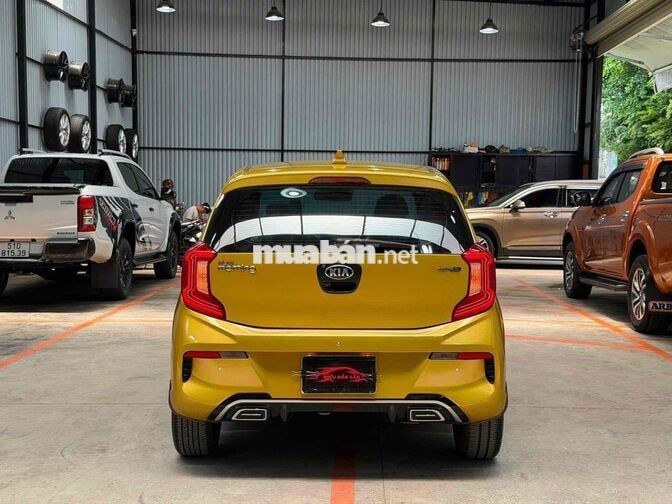 Kia Morning GT Line 2021 phom mới