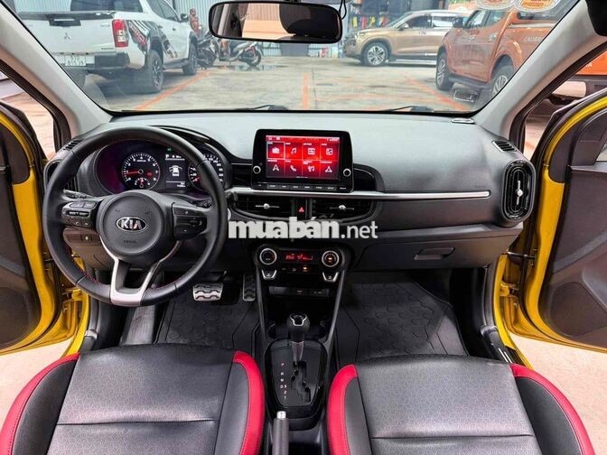 Kia Morning GT Line 2021 phom mới