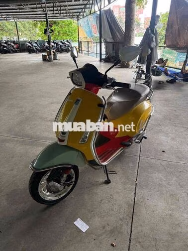 Piaggio Vespa Sprint 150cc Vàng, đỏ, xanh 3700km