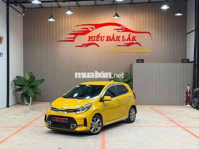 Kia Morning GT Line 2021 phom mới