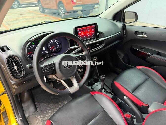 Kia Morning GT Line 2021 phom mới