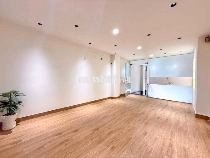 Chính Chủ Cho Thuê Mặt Bằng 35M2 Ngay Cầu Vượt 3 Tháng 2 Quận 10