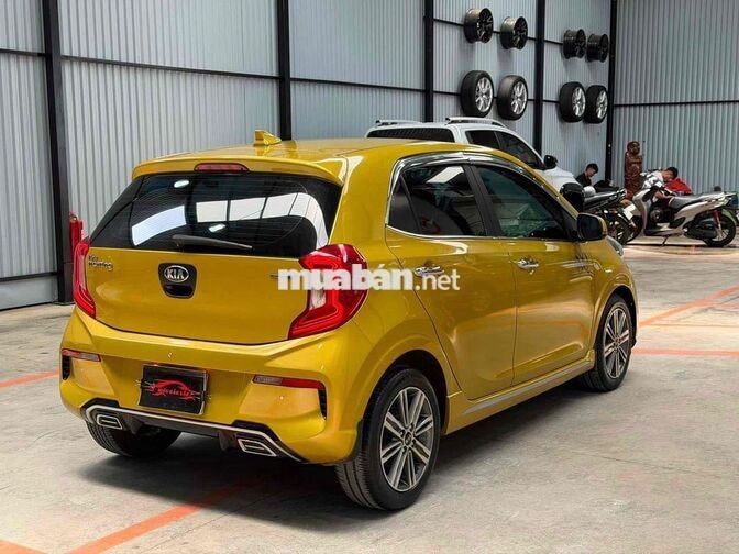 Kia Morning GT Line 2021 phom mới