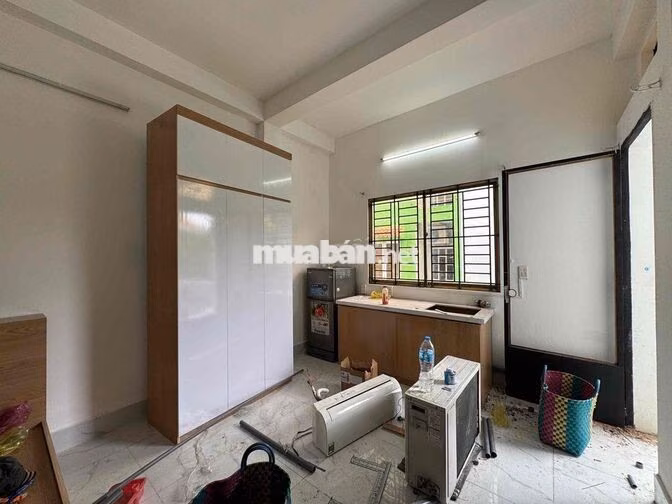 CHO THUÊ NHÀ MỚI ĐANG HOÀN THIỆN THÀNH THÁI QUẬN 10 _ UEH