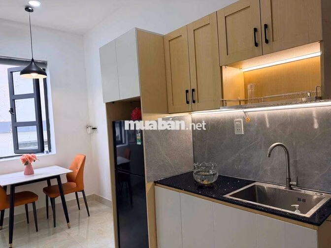 CHO THUÊ CĂN HỘ 1 PN MỚI 100% TÁCH BẾP FULL NỘI THẤT