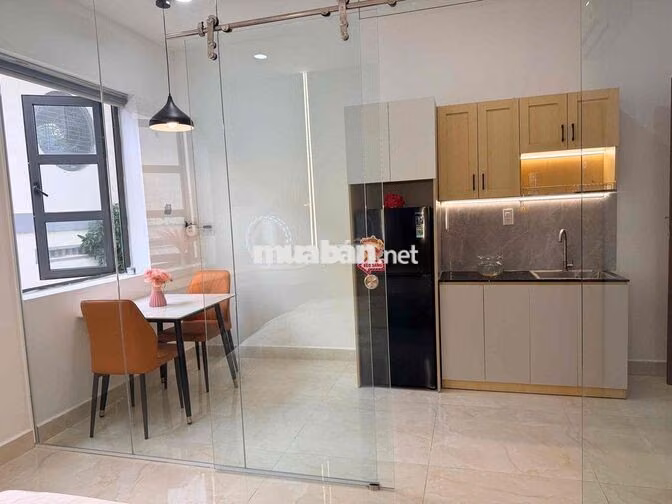 CHO THUÊ CĂN HỘ 1 PN MỚI 100% TÁCH BẾP FULL NỘI THẤT