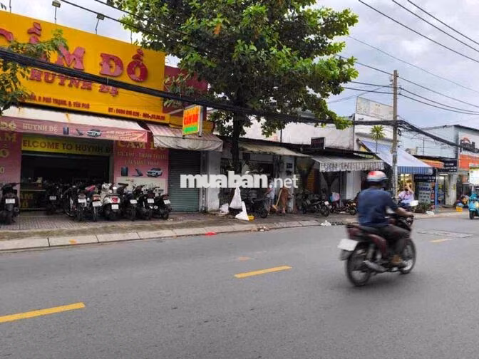 Mặt tiền kinh doanh Thoại Ngọc Hầu - Tân Phú - 4 x 28,5m - nhà cấp 4