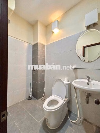 Căn hộ 1PN Tách Bếp , Máy Giặt Riêng. Full NT , Tiện di chuyển Q1 Q3..