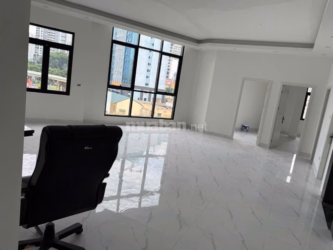 Cho thuê mặt bằng phố Nguyễn Thị Định, Cầu Giấy, DT 90 - 130m2, 3 MT