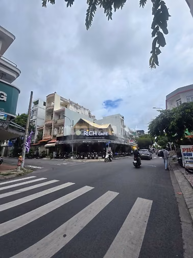Siêu Phẩm GÓC 2MT Nguyễn Xuân Khoát- DT 16.5x9m- 1 Lầu-VỊ TRÍ ĐẸP