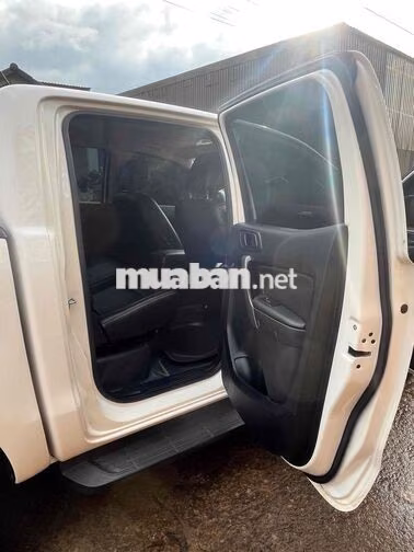 Ford Ranger XLS MT 1 cầu Trắng Số sàn