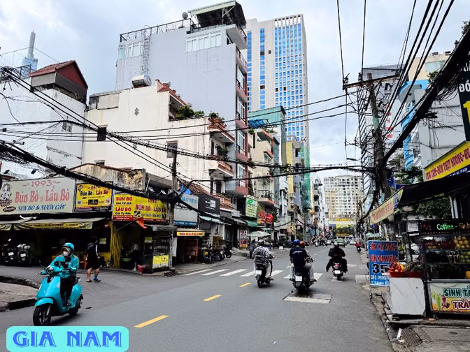 BÁN NHÀ MẶT TIỀN KINH DOANH : ĐƯỜNG NGUYỄN VĂN THƯƠNG - P. 25 - Q. BT