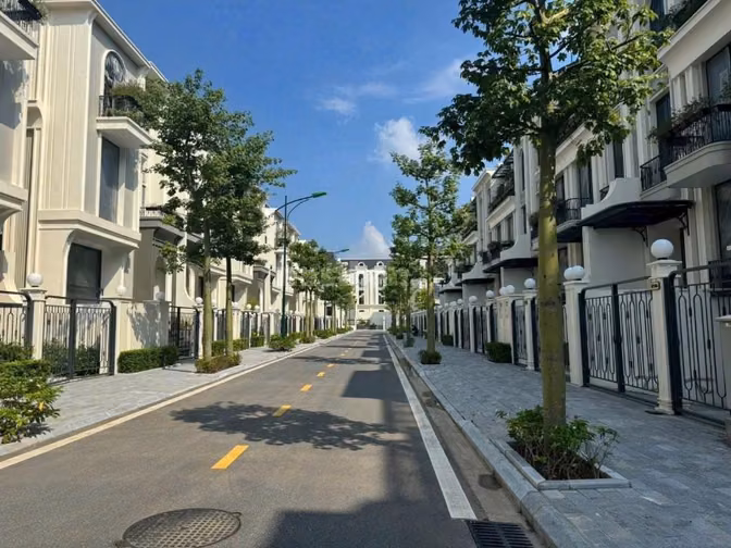  QUỸ BIỆT THỰ BÁN KHU P CIPUTRA HÀ NỘI. Dt 120m2, 4 tầng. Giá 51 tỷ
