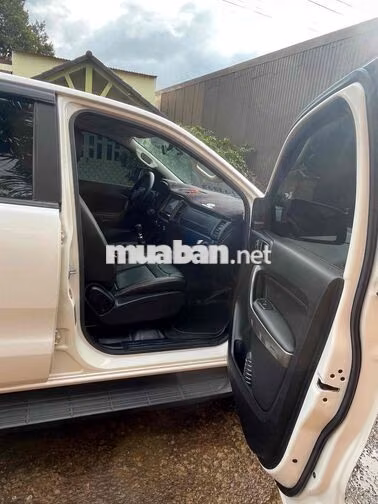 Ford Ranger XLS MT 1 cầu Trắng Số sàn