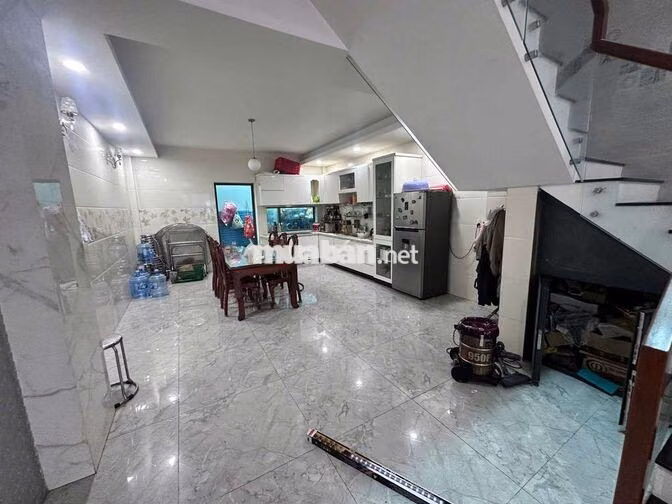Nhà Full nội thất 5x20.  4 tầng khu Ao Sen  Tên Lửa Aeon Mall.  30 Tr