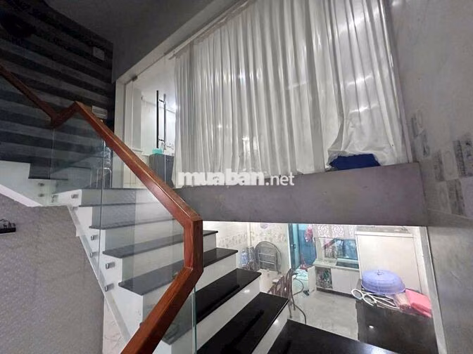 Nhà Full nội thất 5x20.  4 tầng khu Ao Sen  Tên Lửa Aeon Mall.  30 Tr