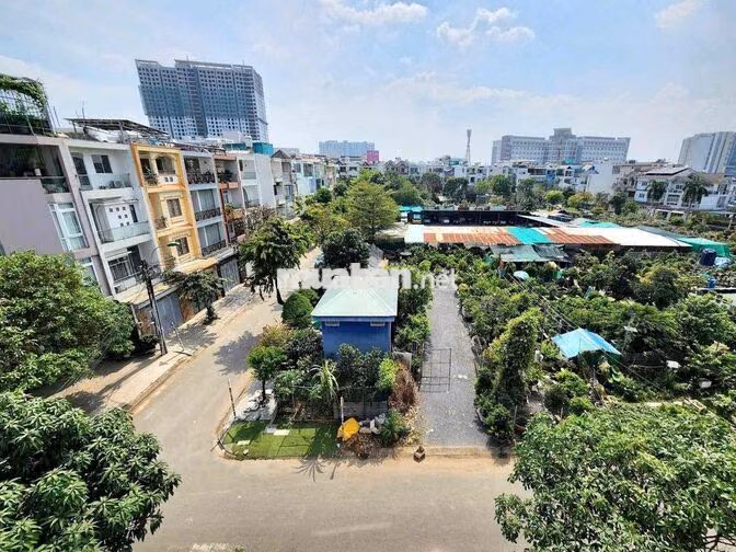 Nhà khu Tên Lửa đường nội bộ 5x20m 3.5 tấm giá 16.2 tỷ có thang máy