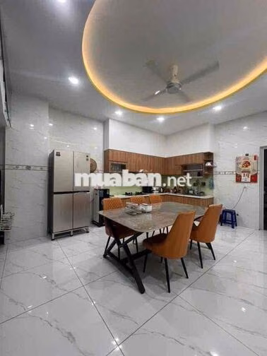 Nhà khu Tên Lửa đường nội bộ 5x20m 3.5 tấm giá 16.2 tỷ có thang máy