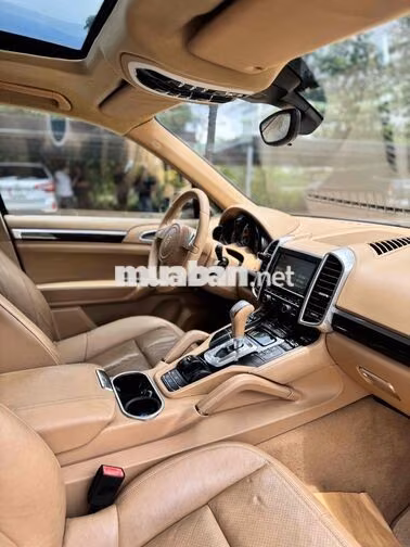 Porsche Cayenne 2013 chính chủ đang đi
