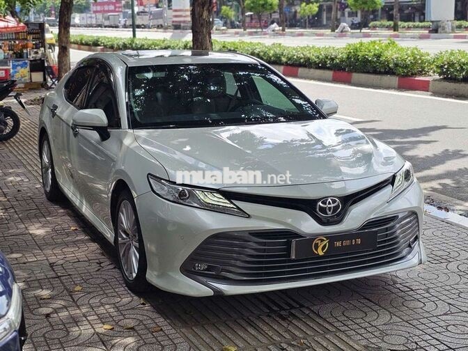 Toyota Camry 2.5Q 2020 Trắng/Kem 51.000 km