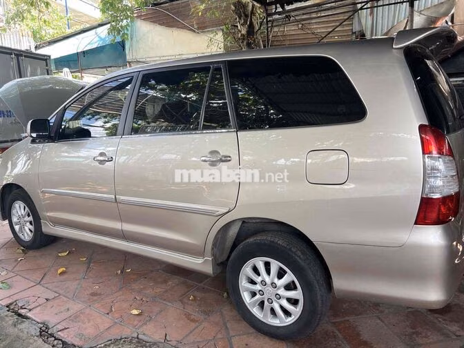 Toyota Innova 2013 Vàng cát 110000 km