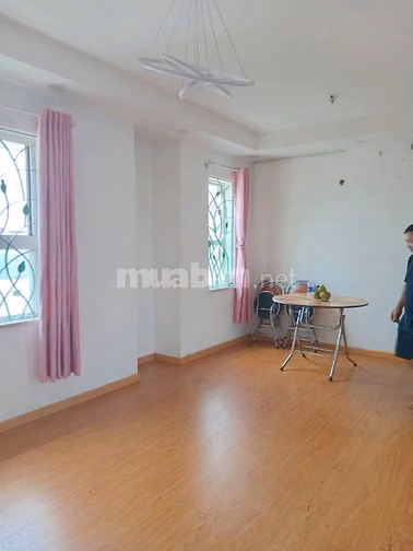 Cho thuê chung cư Nhiêu Tứ, Cầu Kiệu - 68m2, 2PN giá thuê 9tr/tháng