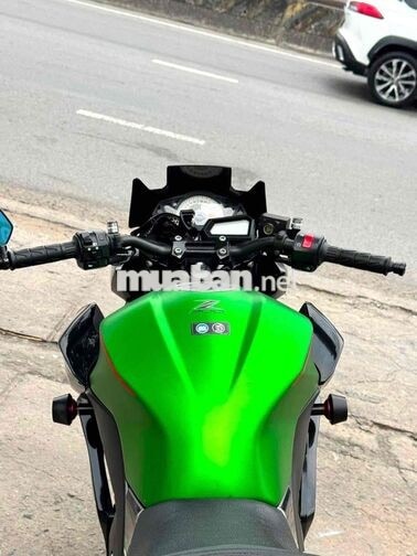 Kawasaki Z300 Xanh lá, Đen