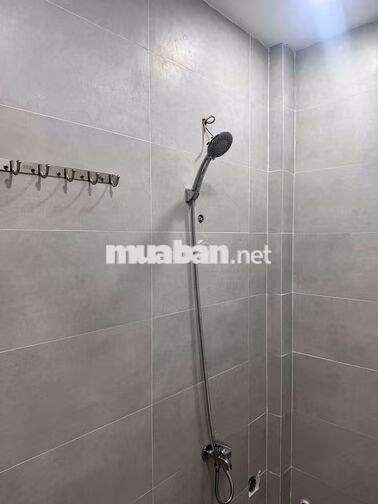 cho nữ thuê phòng còn trống 3tr5 ưu tiên 1 chiếc xe