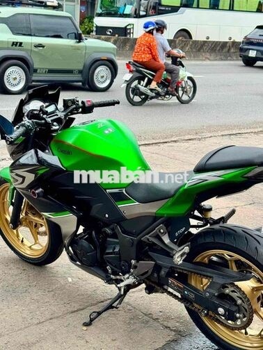 Kawasaki Z300 Xanh lá, Đen