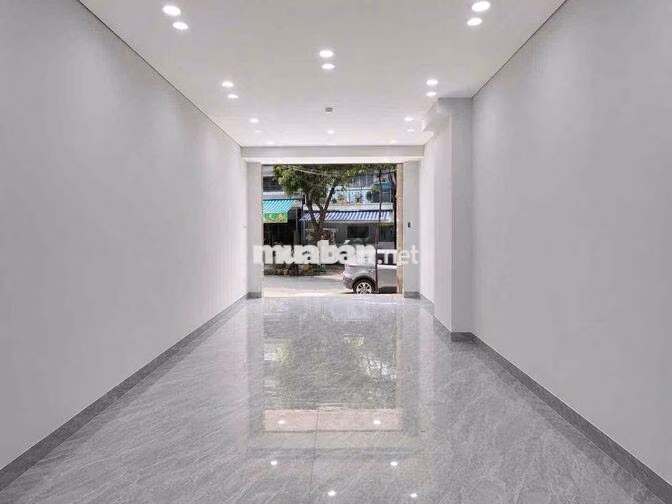 CHÍNH CHỦ MẶT BẰNG CHO THUÊ TỰ DO KINH DOANH RỘNG 40m2-ĐÔNG NG QUA LẠI